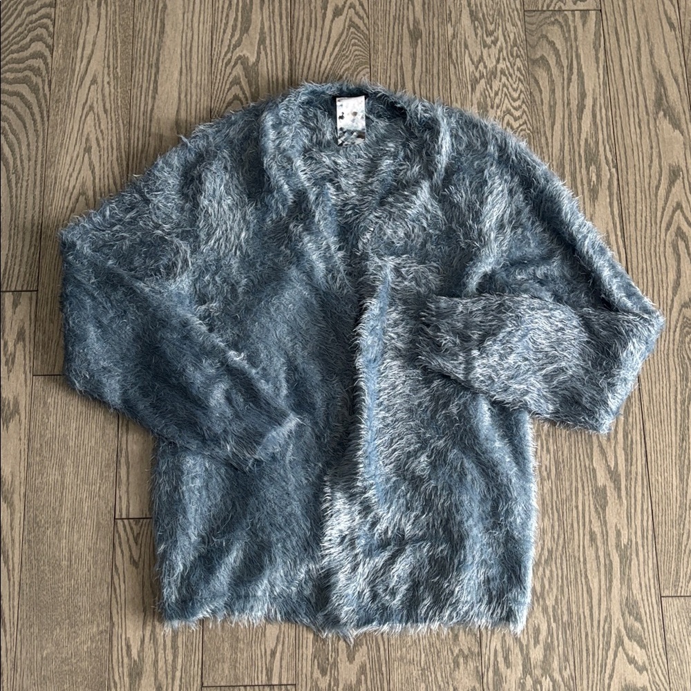 NEW Furry Cardigan💙